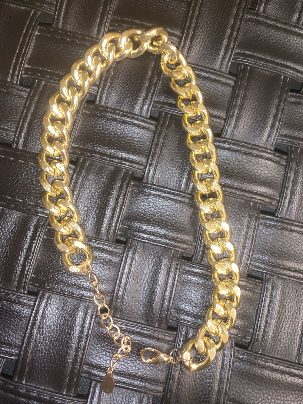 Chunky gold chain